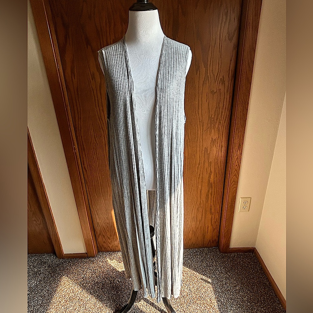 LuLaRoe Medium Joy Sleeveless long vest